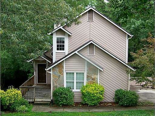 2nd image of 2715 Wildflower Ln