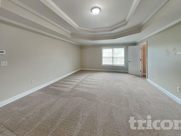 4th image of 15 Magnolia Dr