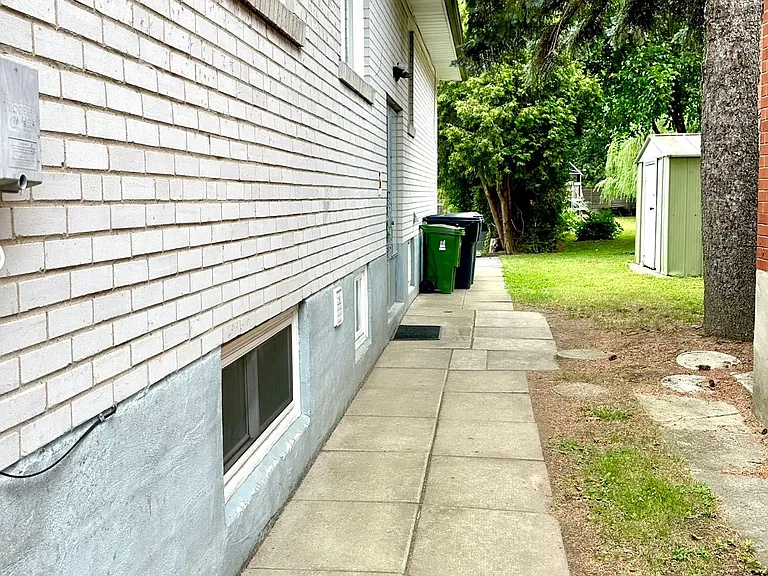 48 Shaftesbury St #LOWER — Photo 22