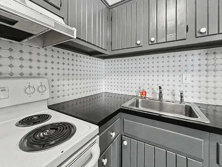406-408 W Lafayette St — Photo 20