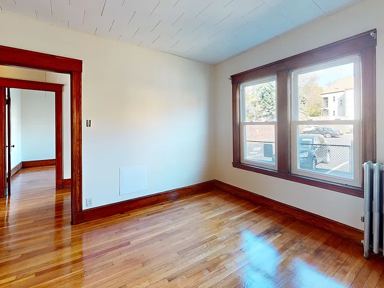 897 Canterbury St — Photo 7