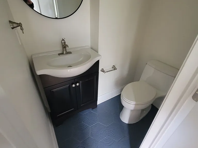 301 Bassett Rd — Photo 11
