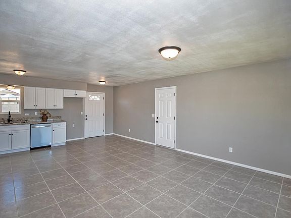 4th image of 2666 S 18th Ave