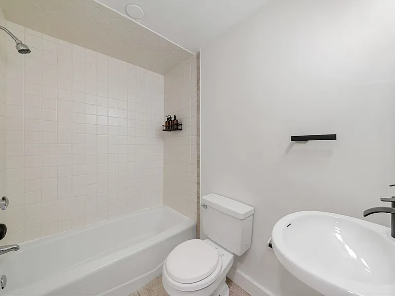 102 Revere St #1A — Photo 25