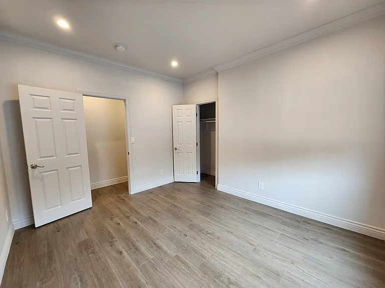 2437 1/4 Houston St #4 — Photo 4