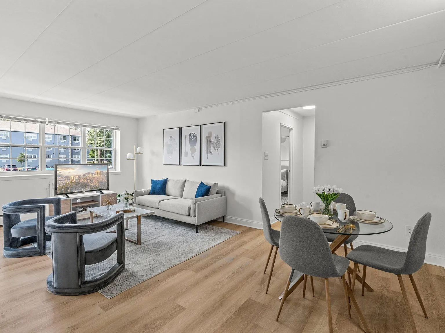 Chestnut Hill Village Apartments — Photo 3