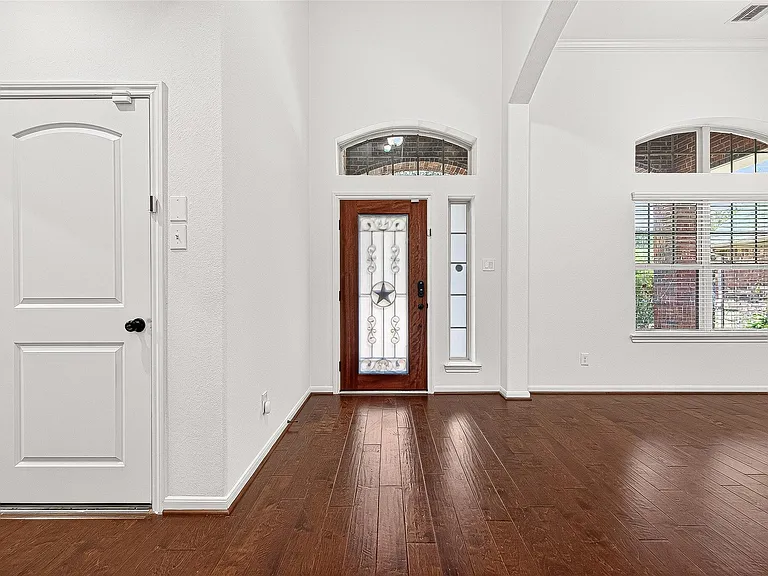 138 S Sawbridge Cir — Photo 3