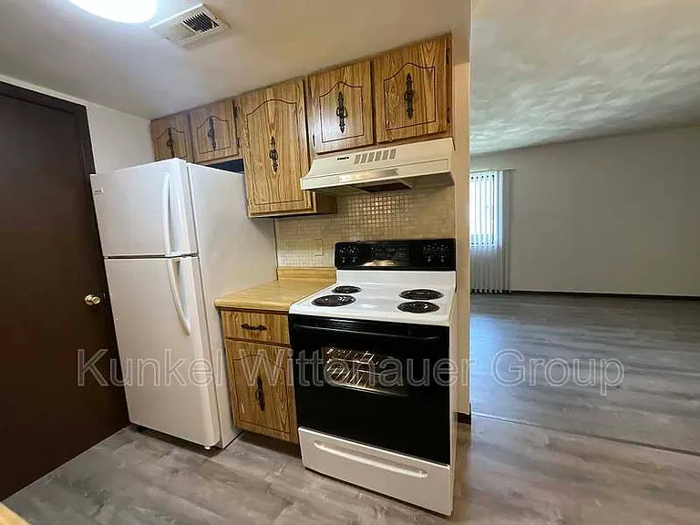 9519 W Main St — Photo 7