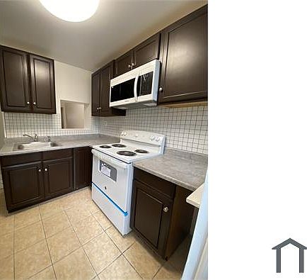 2nd image of 6321 N Woodstock St #6321
