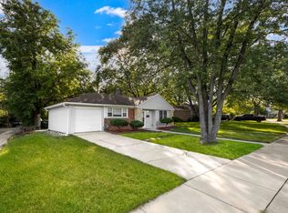 2015 Hawthorne Rd, Homewood, IL 60430