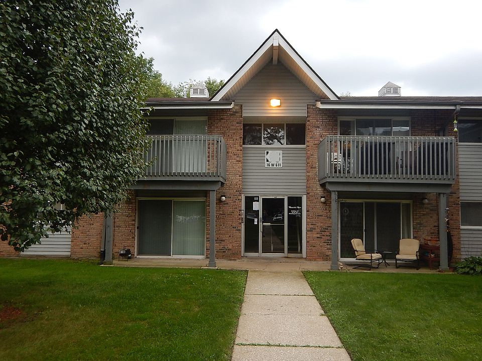 1st image of 16W611 Mockingbird Ln APT 204