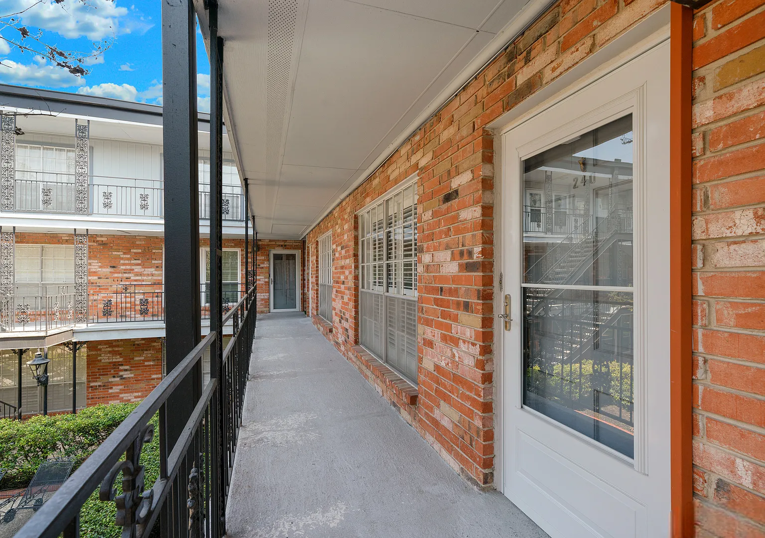 1 bed, 652 sqft, $975 — Photo 3