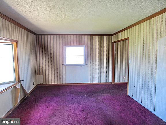 5th image of 254 N Oxford Valley Rd