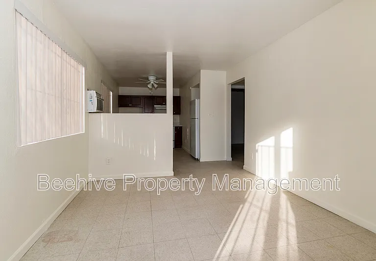 1040 N 28th St #8 — Photo 2