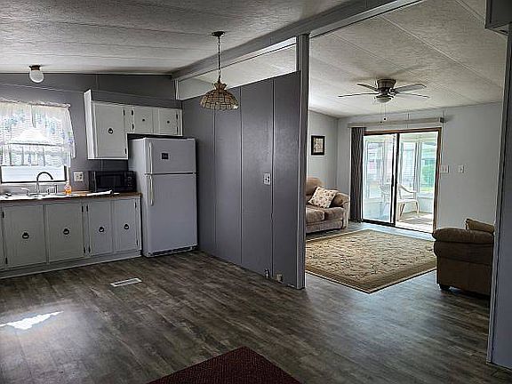 3rd image of 4607 Steamboat Ave #125