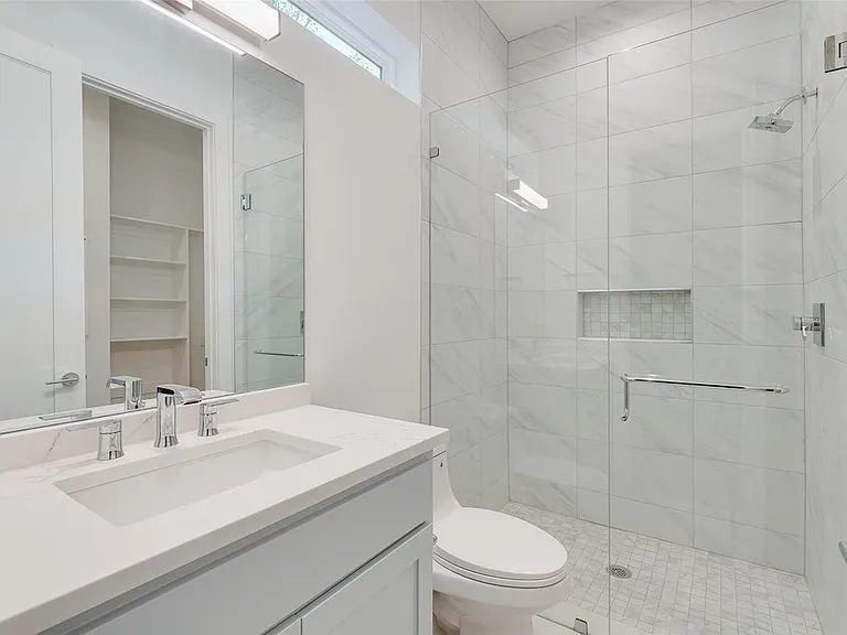 6135 Velasco Ave — Photo 95