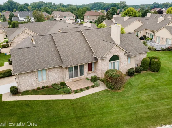 4489 Reflections Dr, Sterling Heights, MI 48314