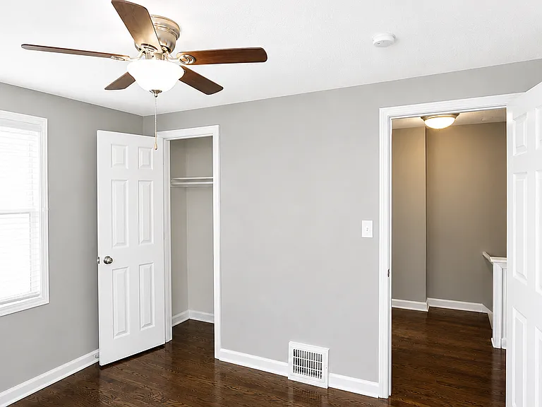 Warwick Court Townhomes — Photo 15