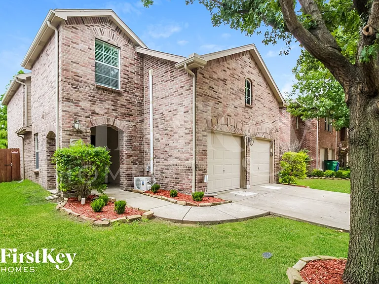2200 Malone Dr — Photo 2