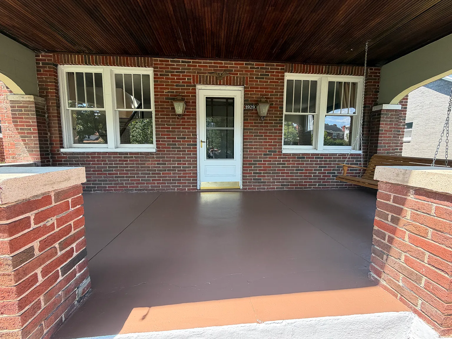 3 bed, 2352 sqft, $2,495 — Photo 2