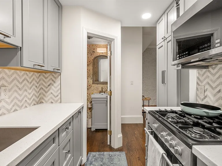 34 Lawrence St #2 — Photo 7