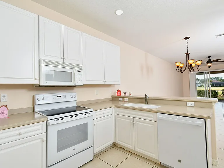 4808 Fairloop Run — Photo 14