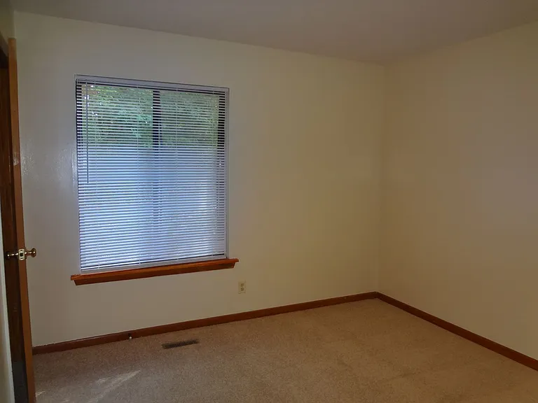 93 Lystra Hills Ln — Photo 8