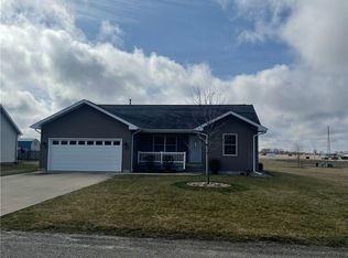 719 W Maple St, Hoopeston, IL 60942