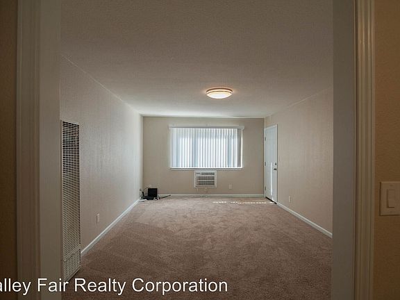 2nd image of 912 Blue St #4226663