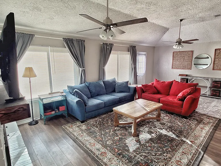 10006 Charmont Rd — Photo 5