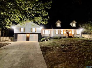 1729 Forest Dr, Guntersville, AL 35976