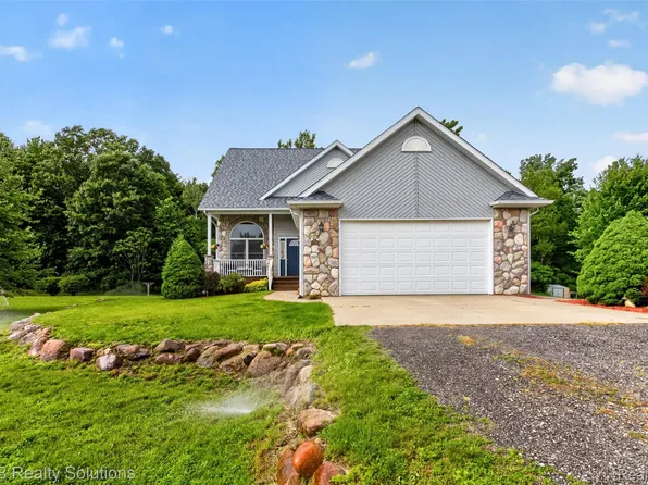 3097 Burnside Rd, North Branch, MI 48461