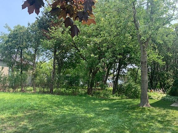 5th image of 665 Castlewood Ln