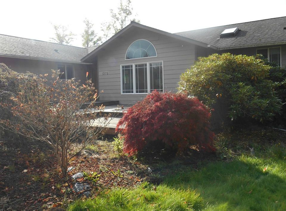 1st image of 1375 E Beacon Ave