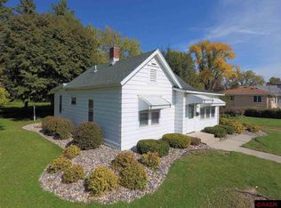 1004 Adams St, Mankato, MN 56001