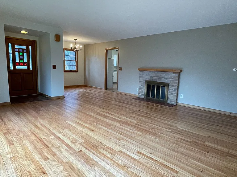 106 Highland Ave — Photo 4
