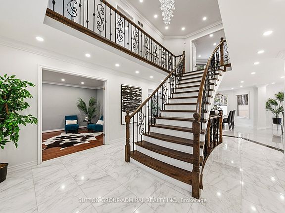 4th image of 8 Beaufort Hills Rd