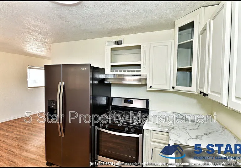 10324 Newport Dr — Photo 15
