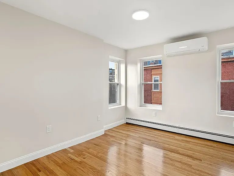 8 Baldwin Pl — Photo 3