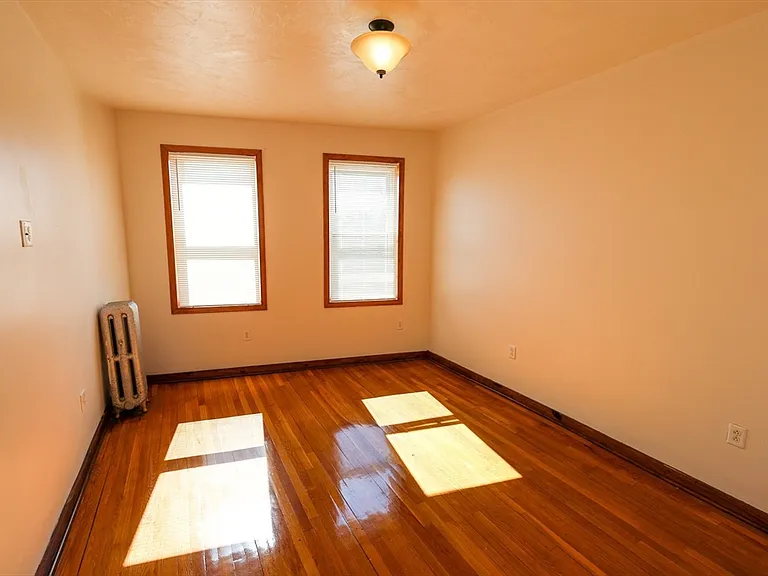 100 Seaver St #12A — Photo 14