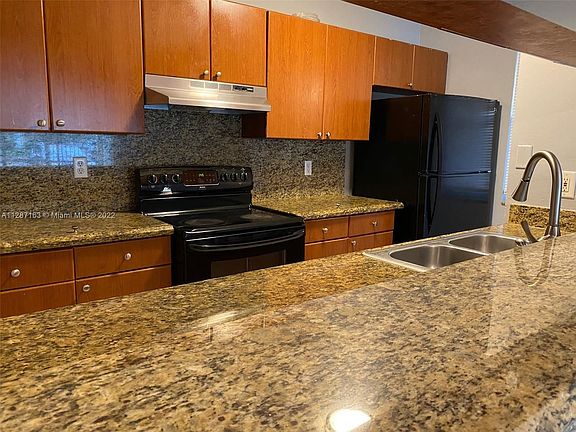 5th image of 11576 NW 43rd St #11576