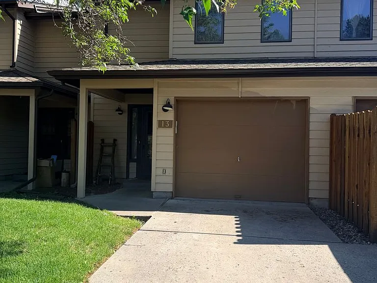 1612 W Olive St #13 — Photo 1