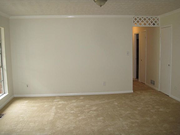 3rd image of 3954 Live Oak Dr