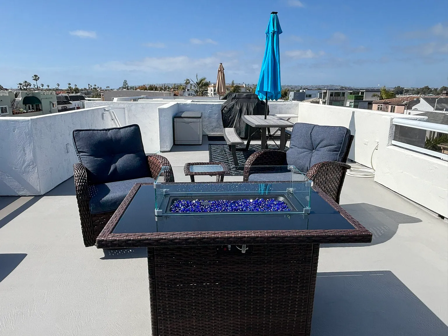 819 Avalon Court - B — Photo 4