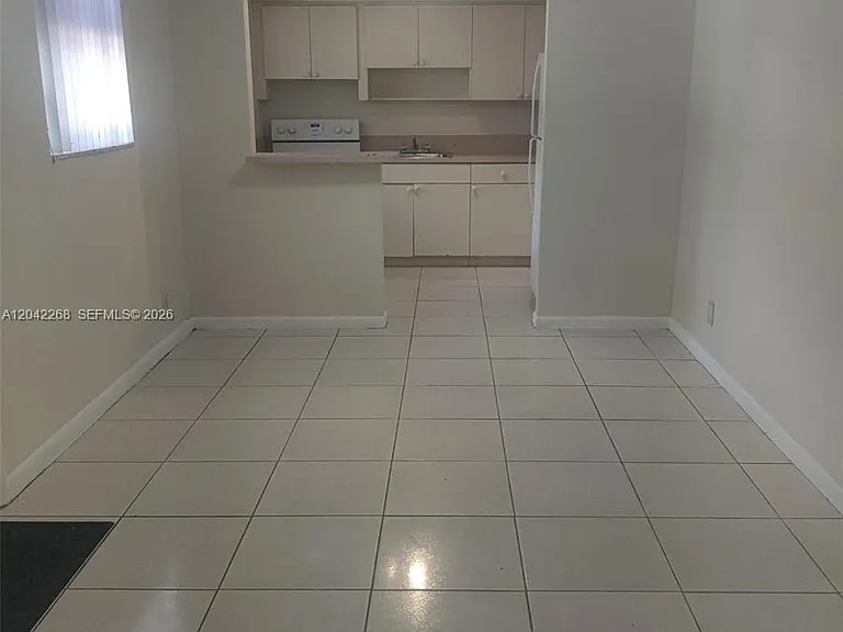 844 SW 10th St #3 — Photo 3