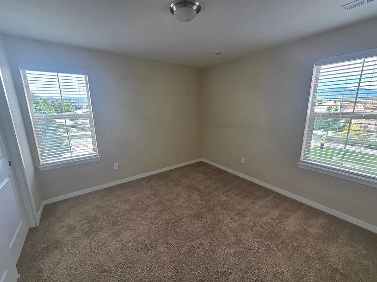 9825 Geneva Creek Ln — Photo 16