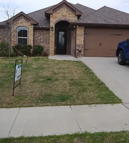 3 bed, 1988 sqft, $2,400 — Photo 2