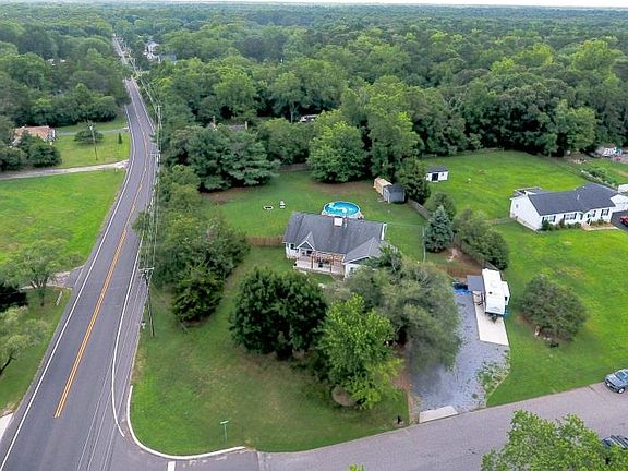 5th image of 1 New River Rd