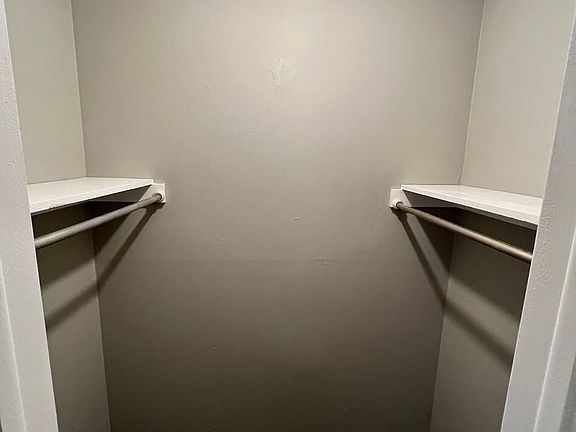 5th image of 325 W Oklahoma Ave #9