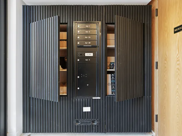 19 North Henry Street image 26 of 28